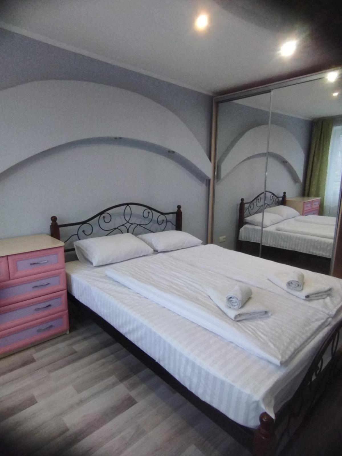 Дизайнерська Квартира У Центрі Міста Oujhorod Extérieur photo