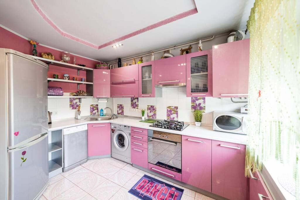 Дизайнерська Квартира У Центрі Міста Oujhorod Extérieur photo